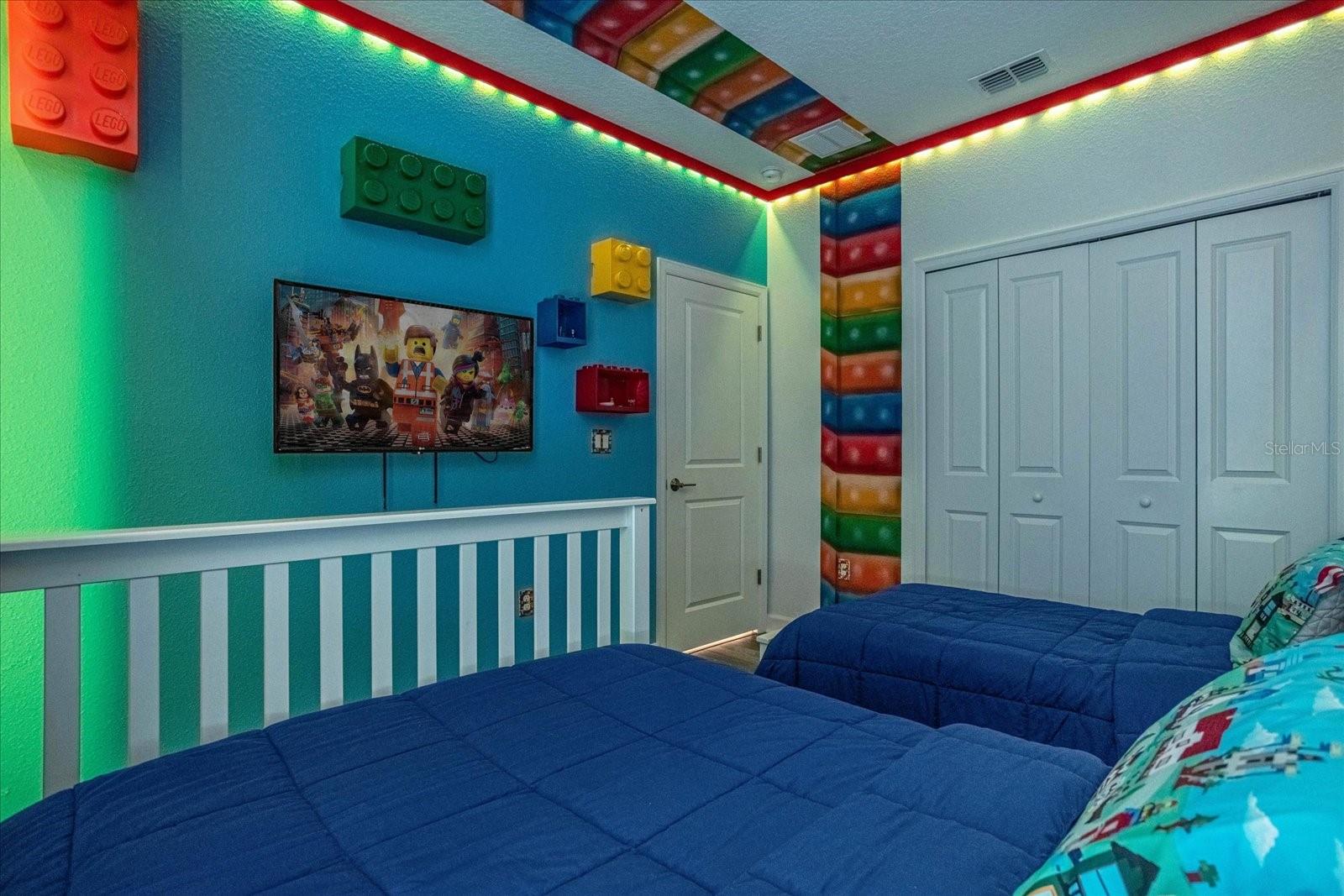 COVE AT STOREY LAKE II - Residential