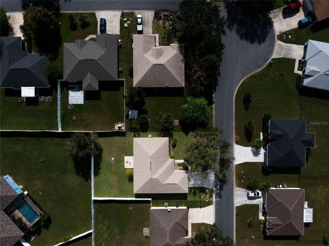 A home in LAKELAND