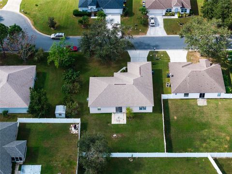 A home in LAKELAND