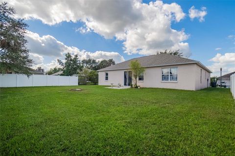 A home in LAKELAND