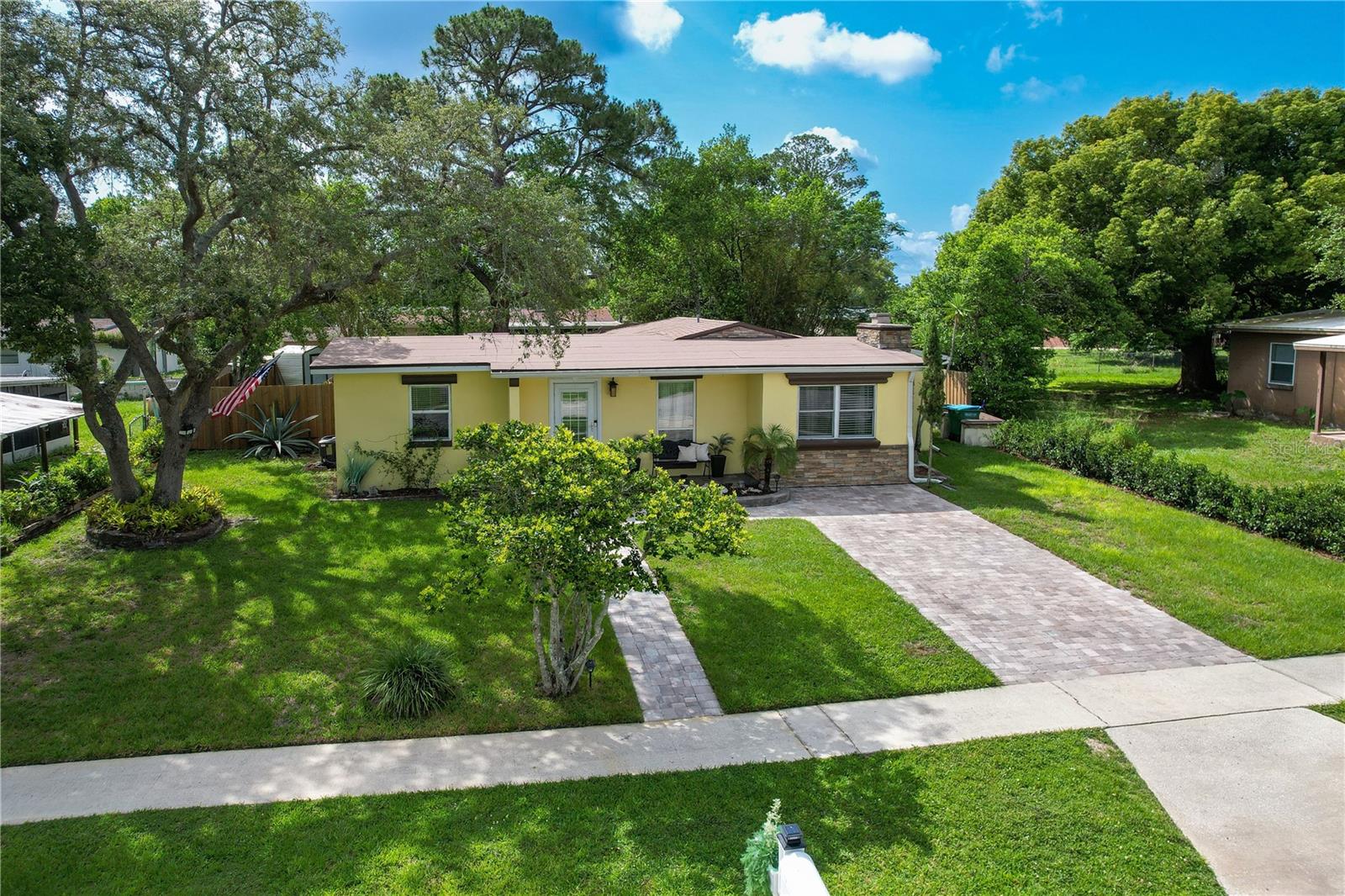 1649 W WAYCROSS CIRCLE