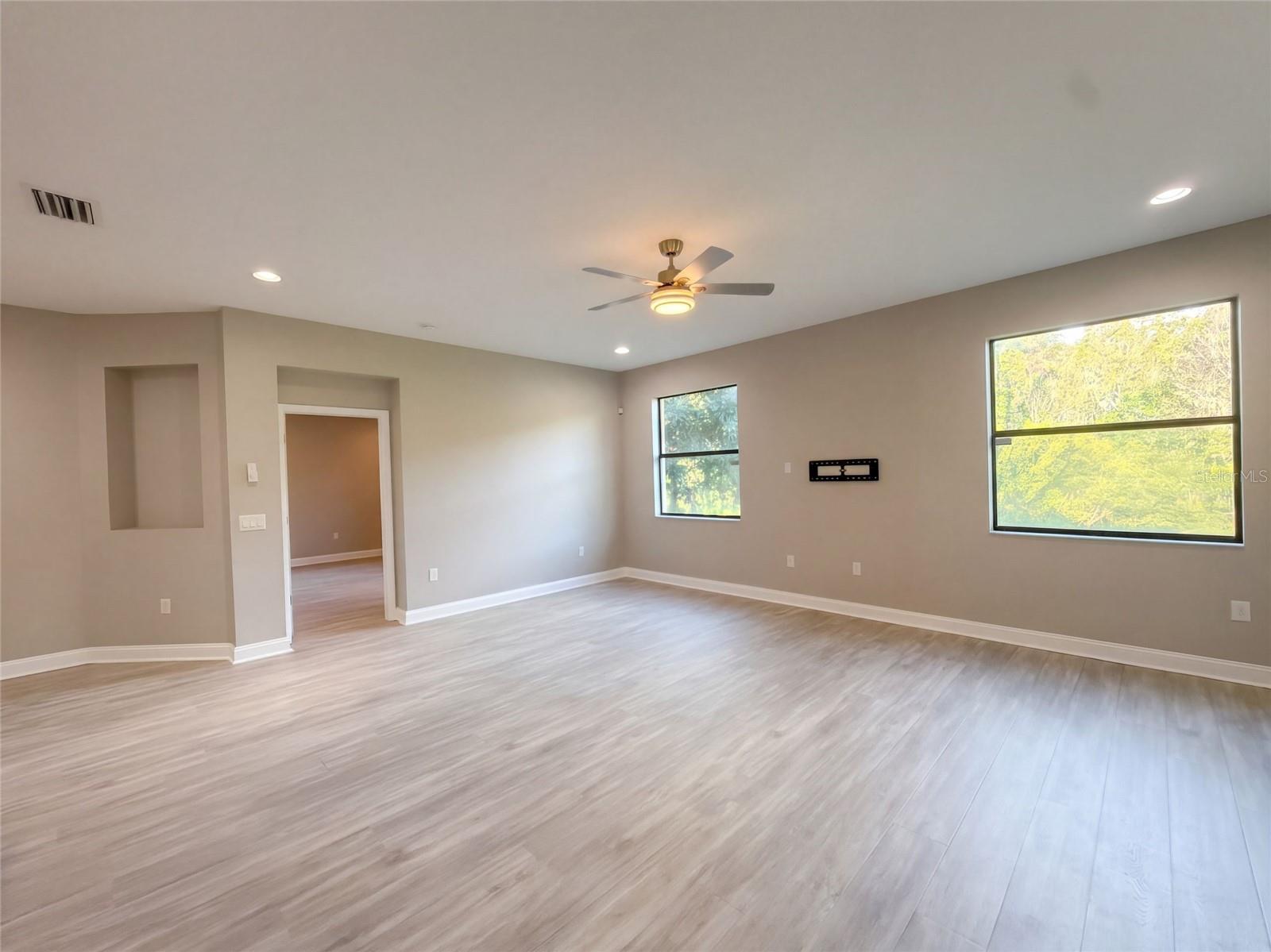 12424 BELCROFT DRIVE