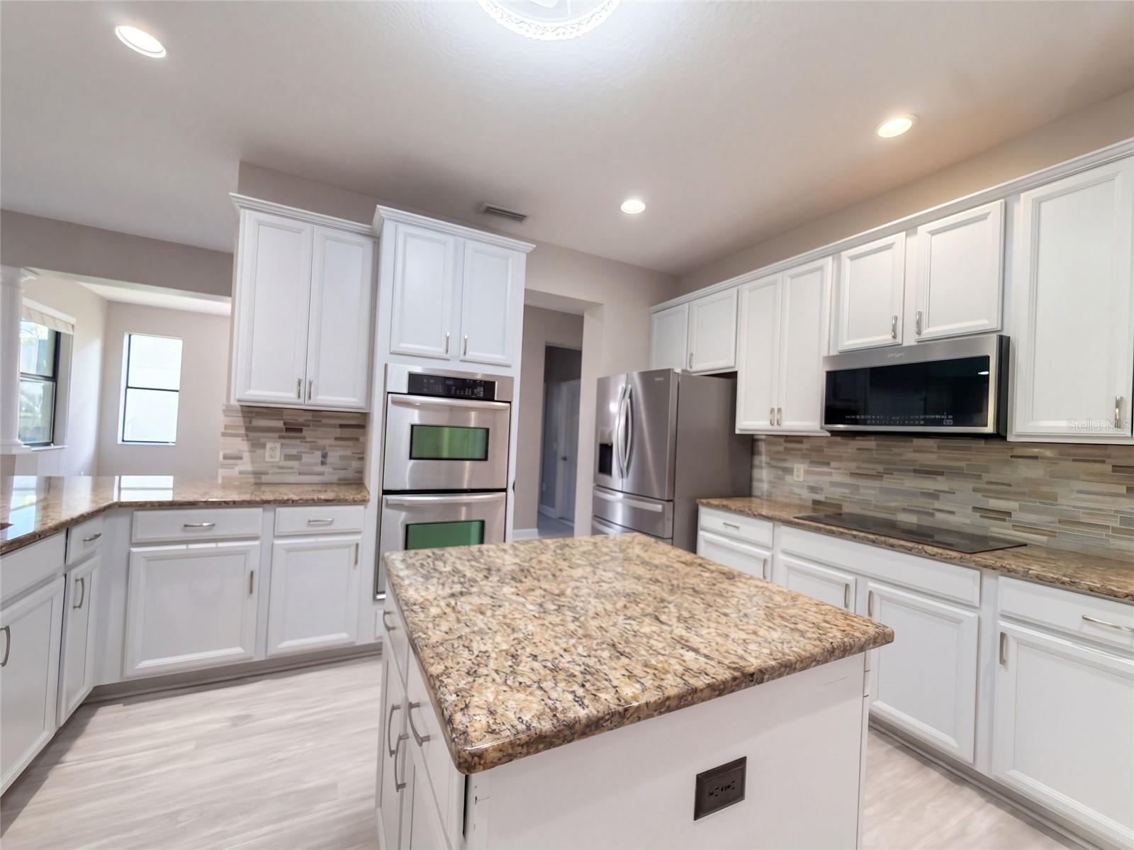 12424 BELCROFT DRIVE