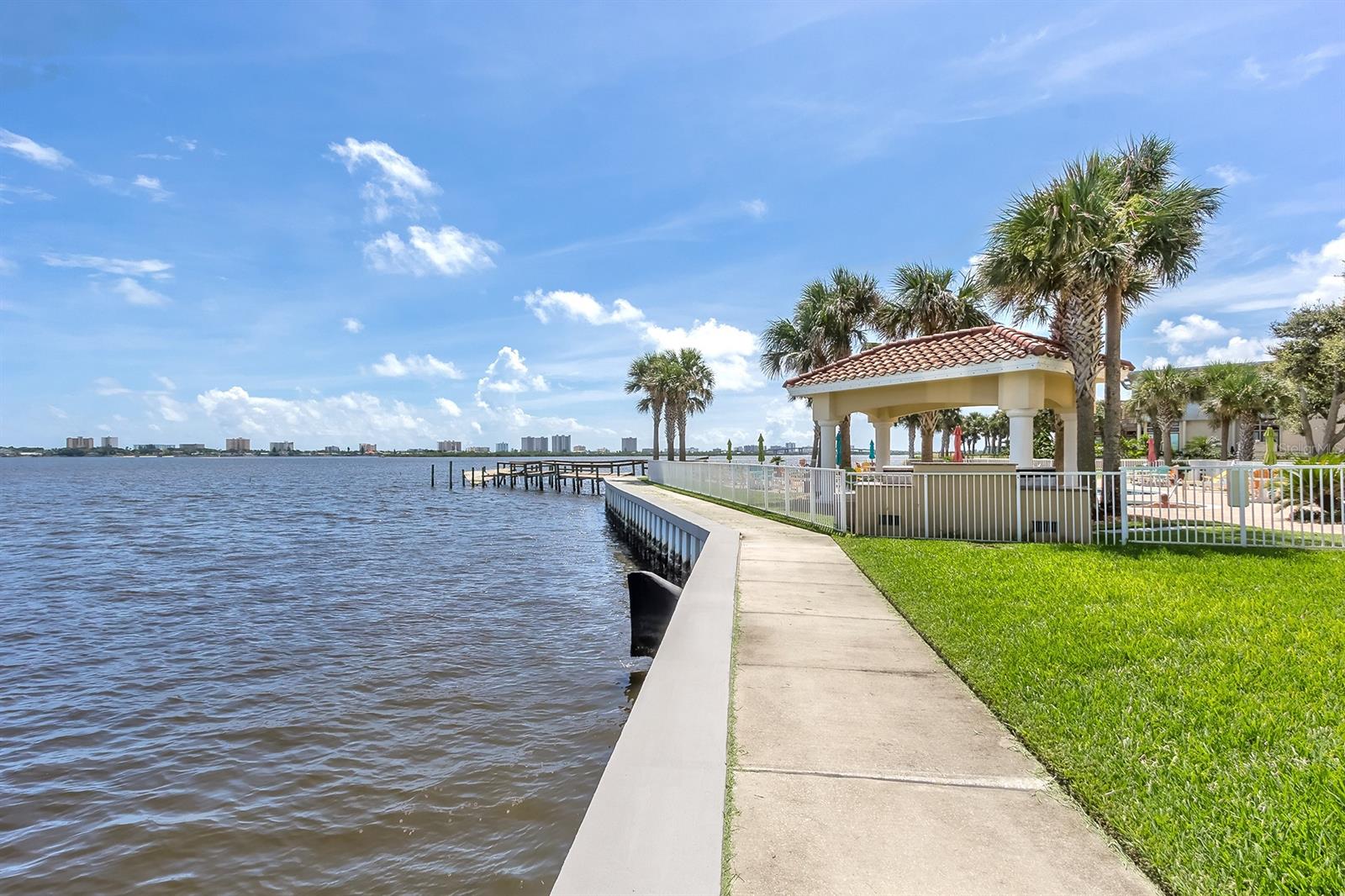 Halifax Lndg - Residential