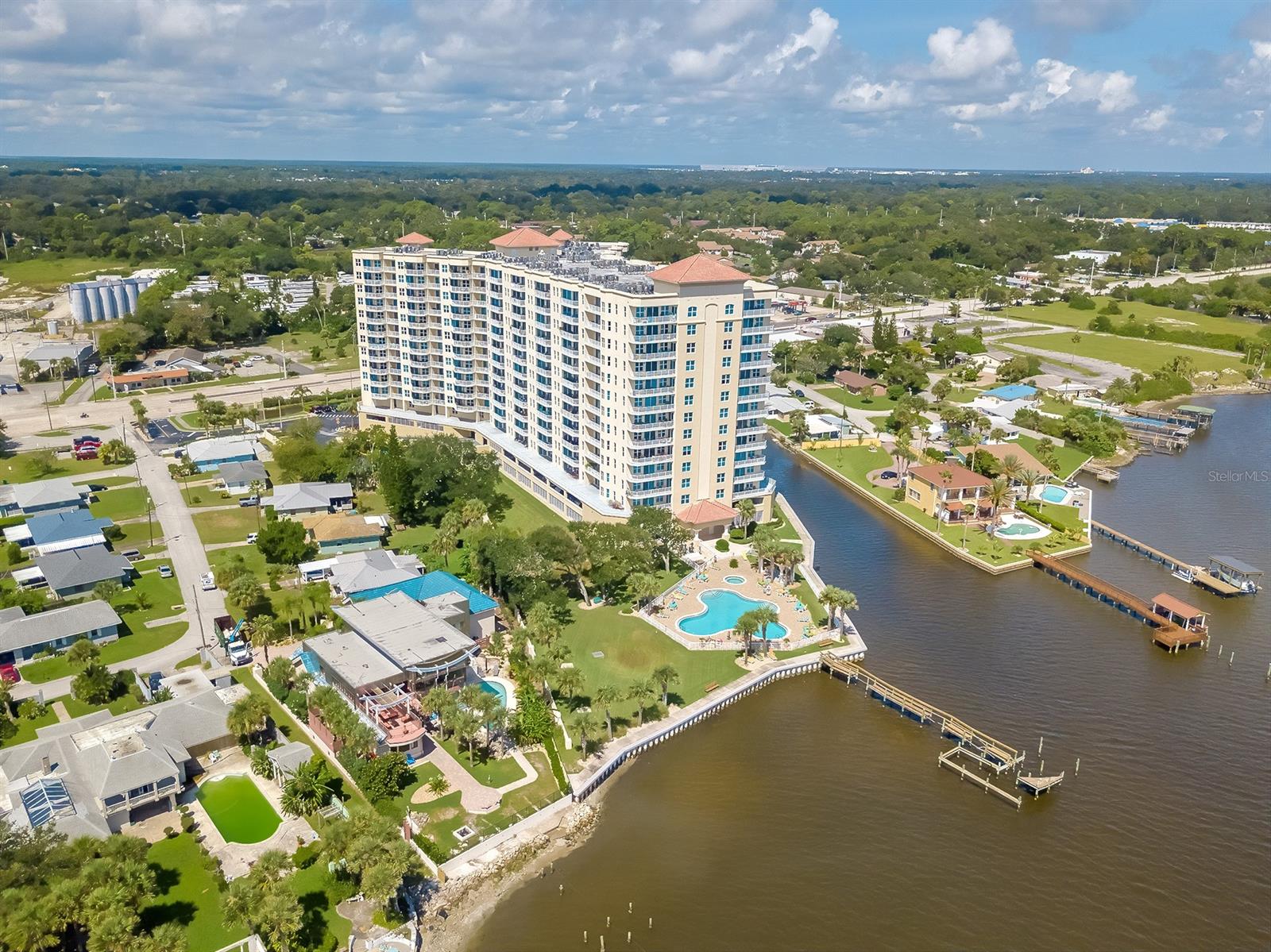 Halifax Lndg - Residential