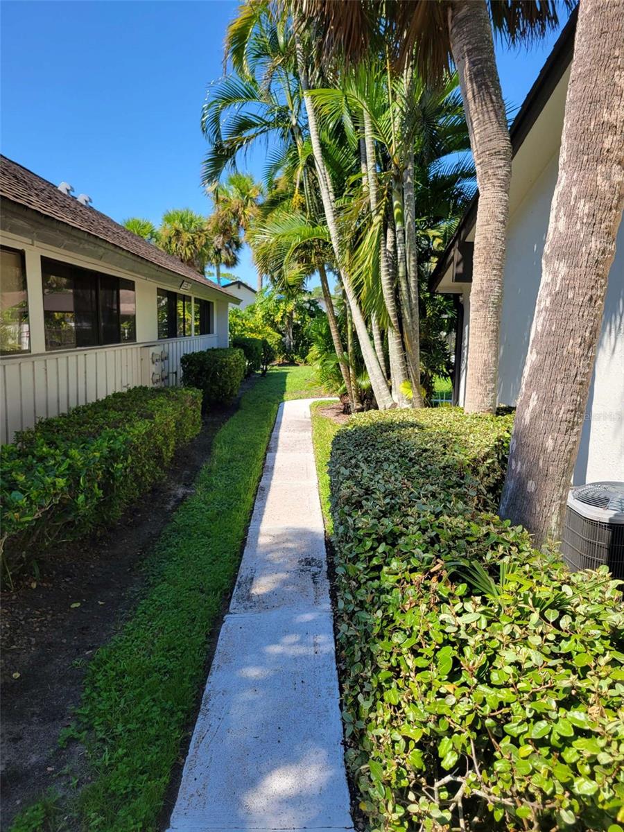 3553 LONGMEADOW 27