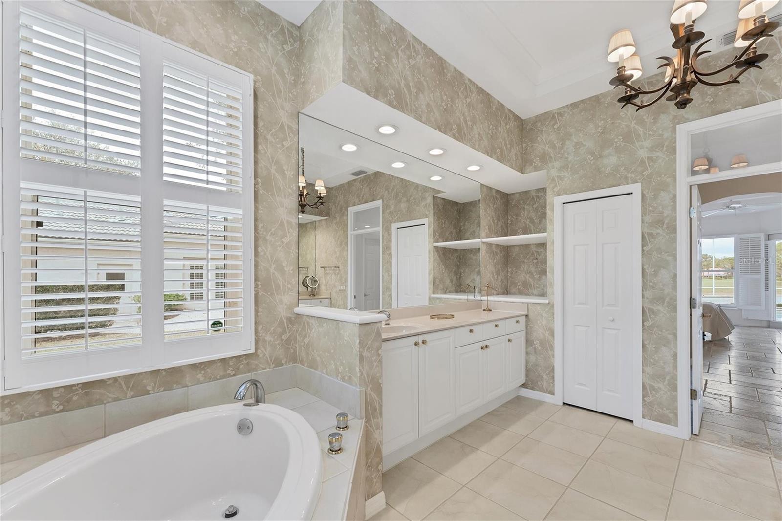 UNIVERSITY PARK COUNTRY CLUB - Residential