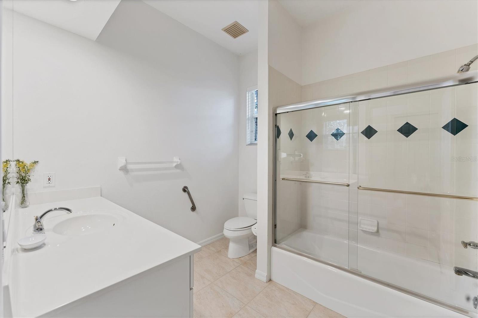 UNIVERSITY PARK COUNTRY CLUB - Residential