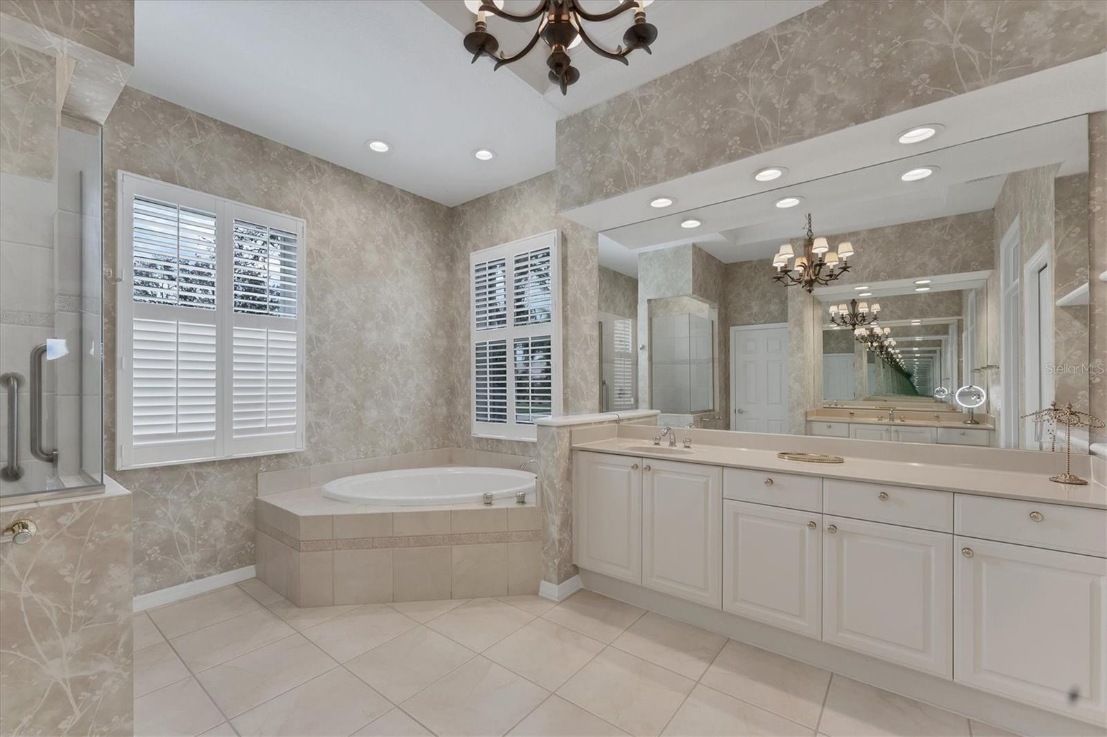 UNIVERSITY PARK COUNTRY CLUB - Residential