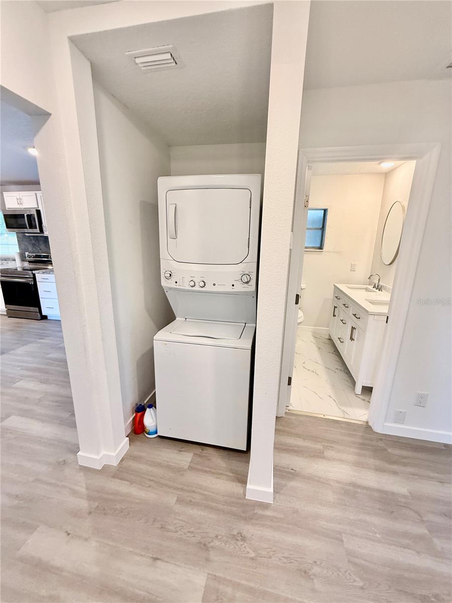 TROPICAL GARDENS - Residential Lease