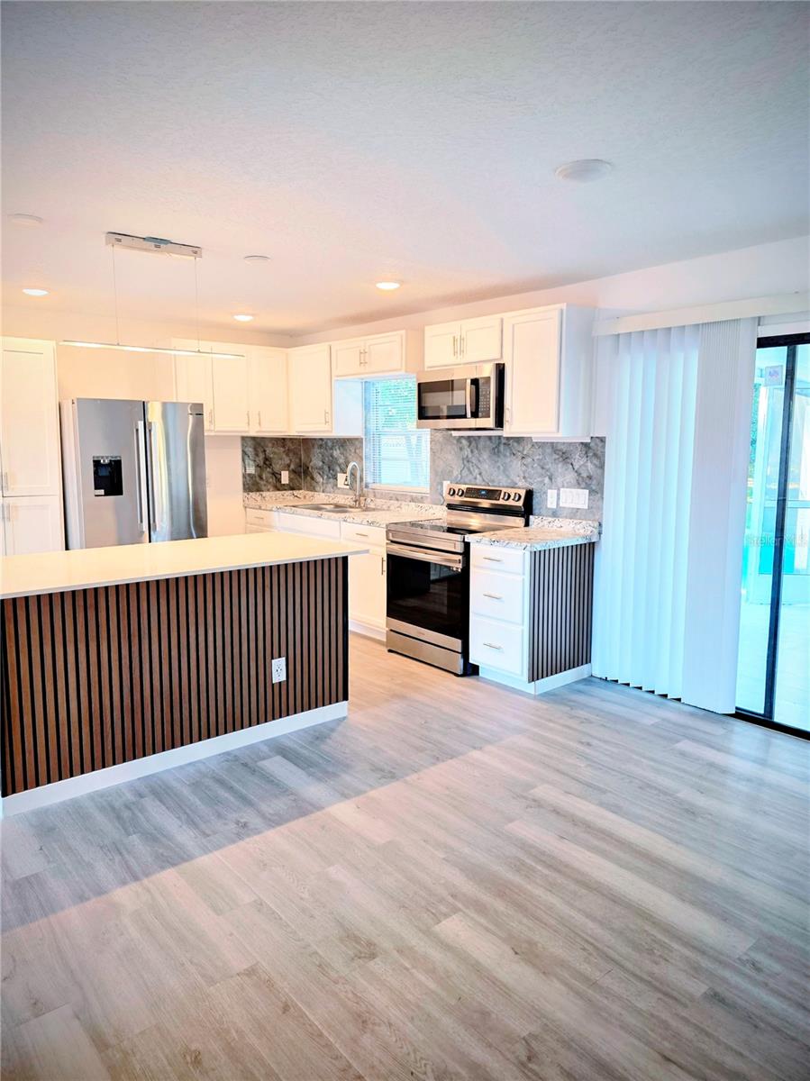 TROPICAL GARDENS - Residential Lease