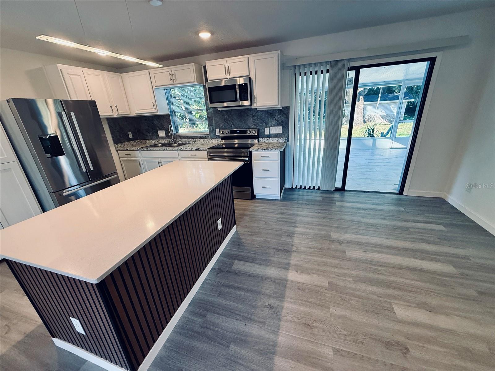 TROPICAL GARDENS - Residential Lease