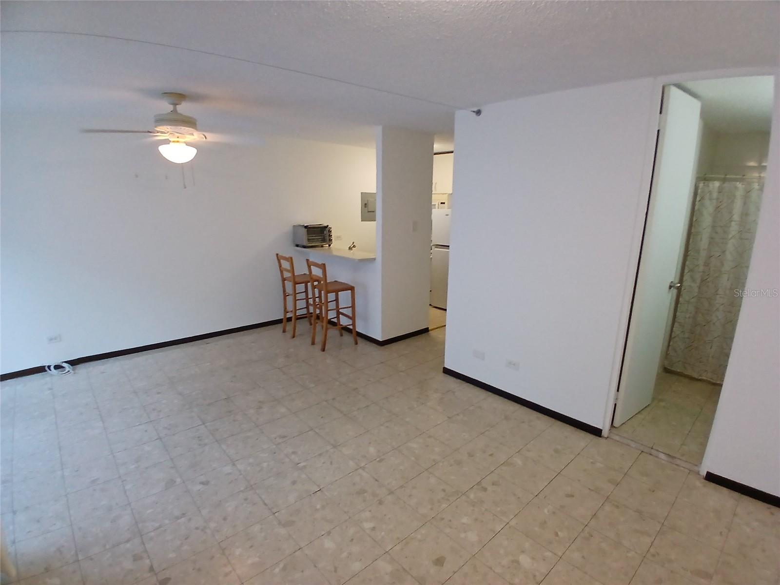 6471 ISLA VERDE AVENUE 907