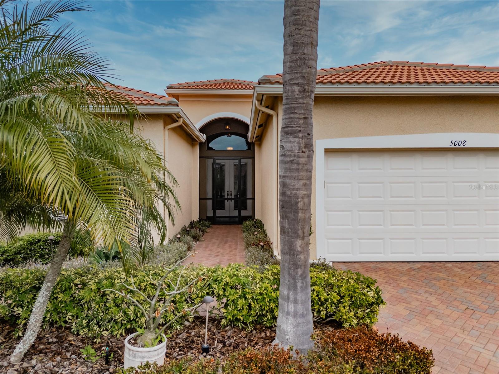 VALENCIA LAKES PH 1 - Residential