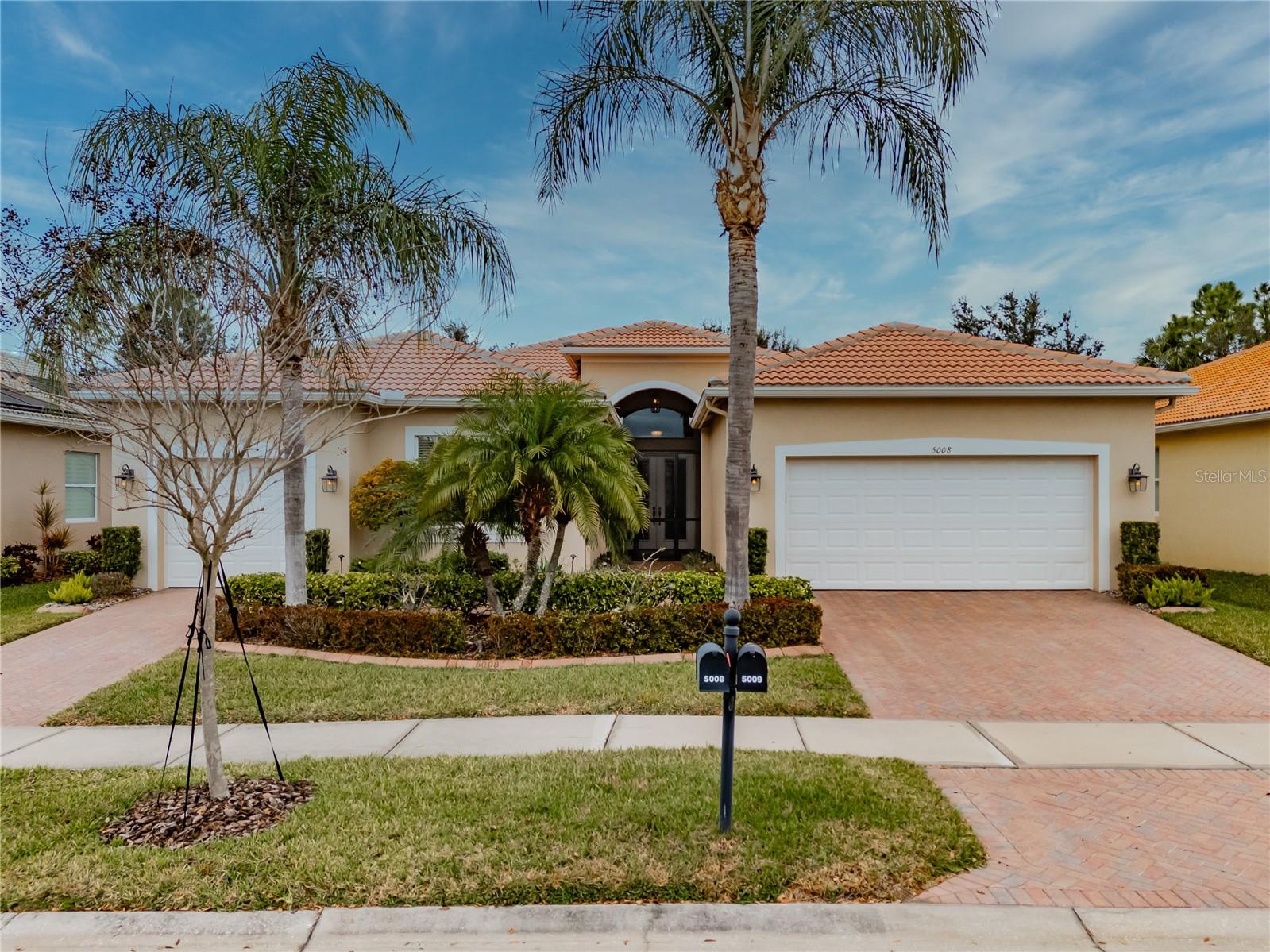 VALENCIA LAKES PH 1 - Residential