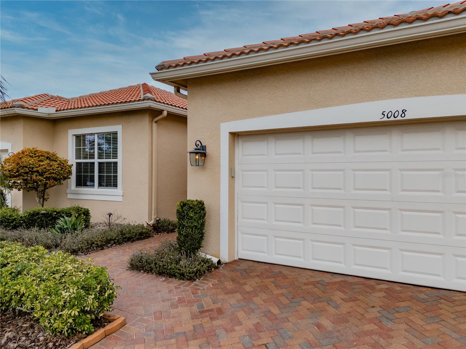 VALENCIA LAKES PH 1 - Residential