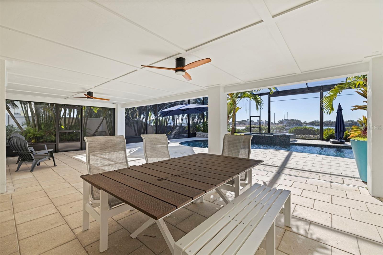 HINES TUTTA GLORIA A DIO - Residential