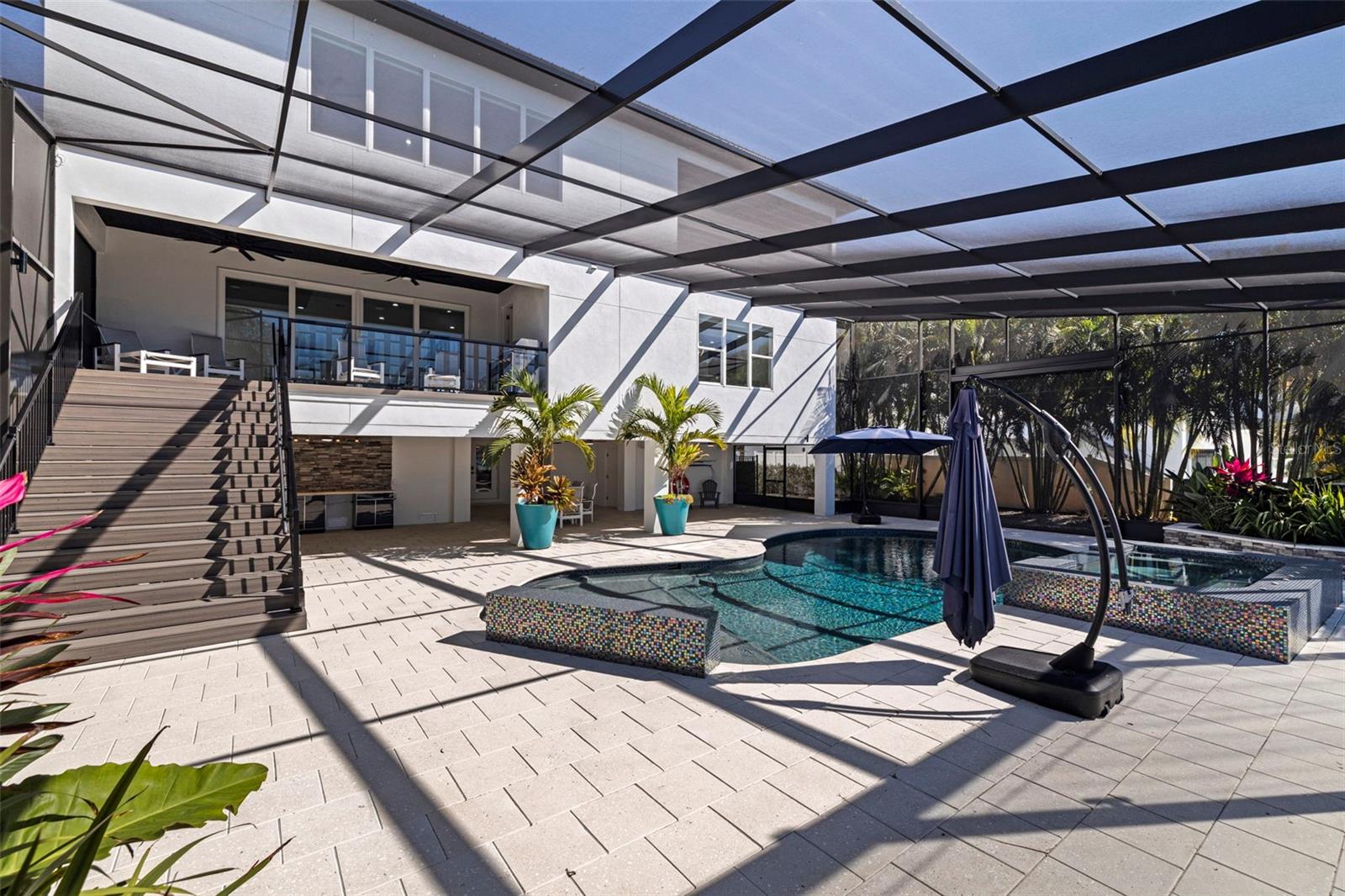 HINES TUTTA GLORIA A DIO - Residential