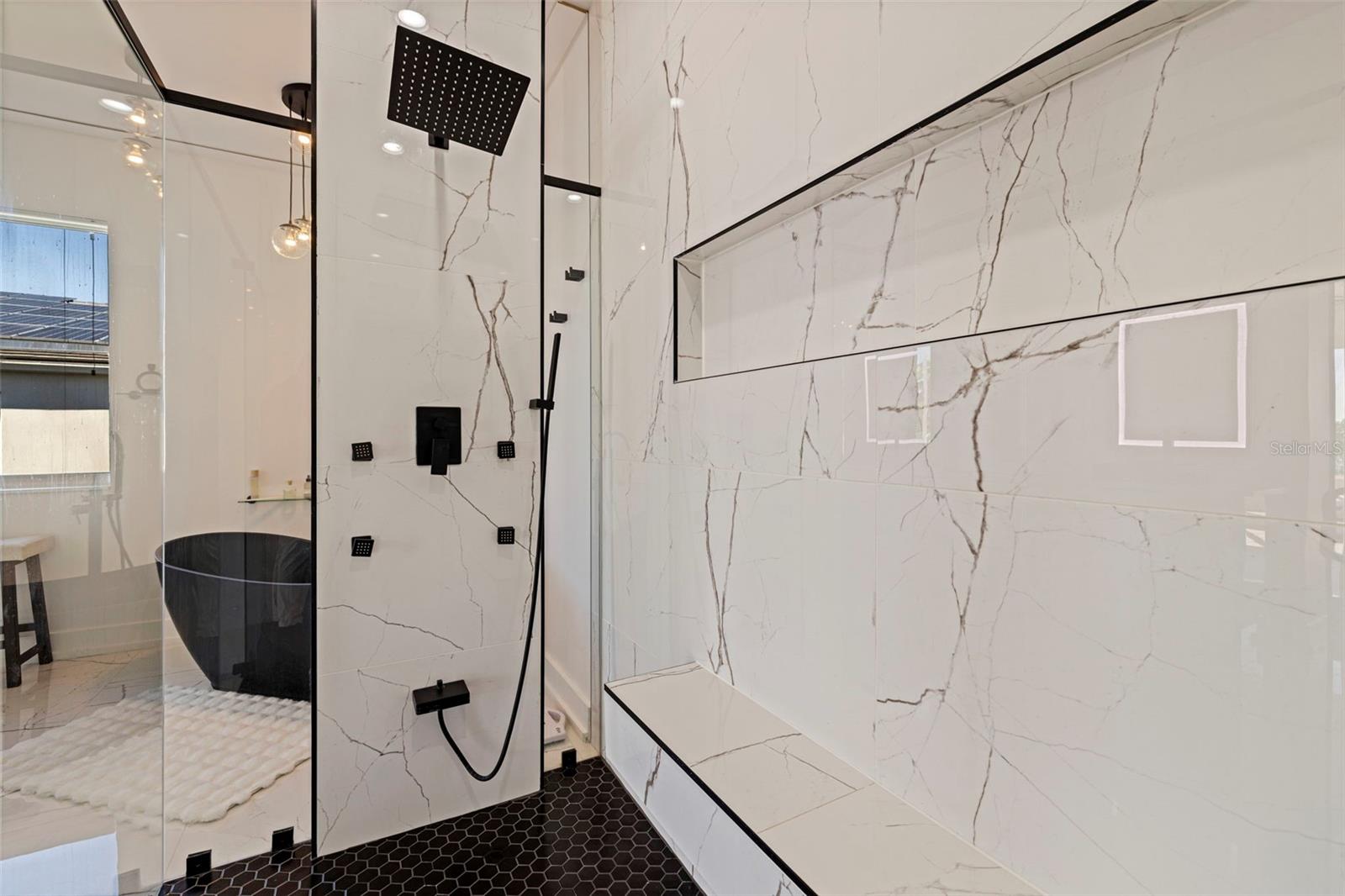 HINES TUTTA GLORIA A DIO - Residential