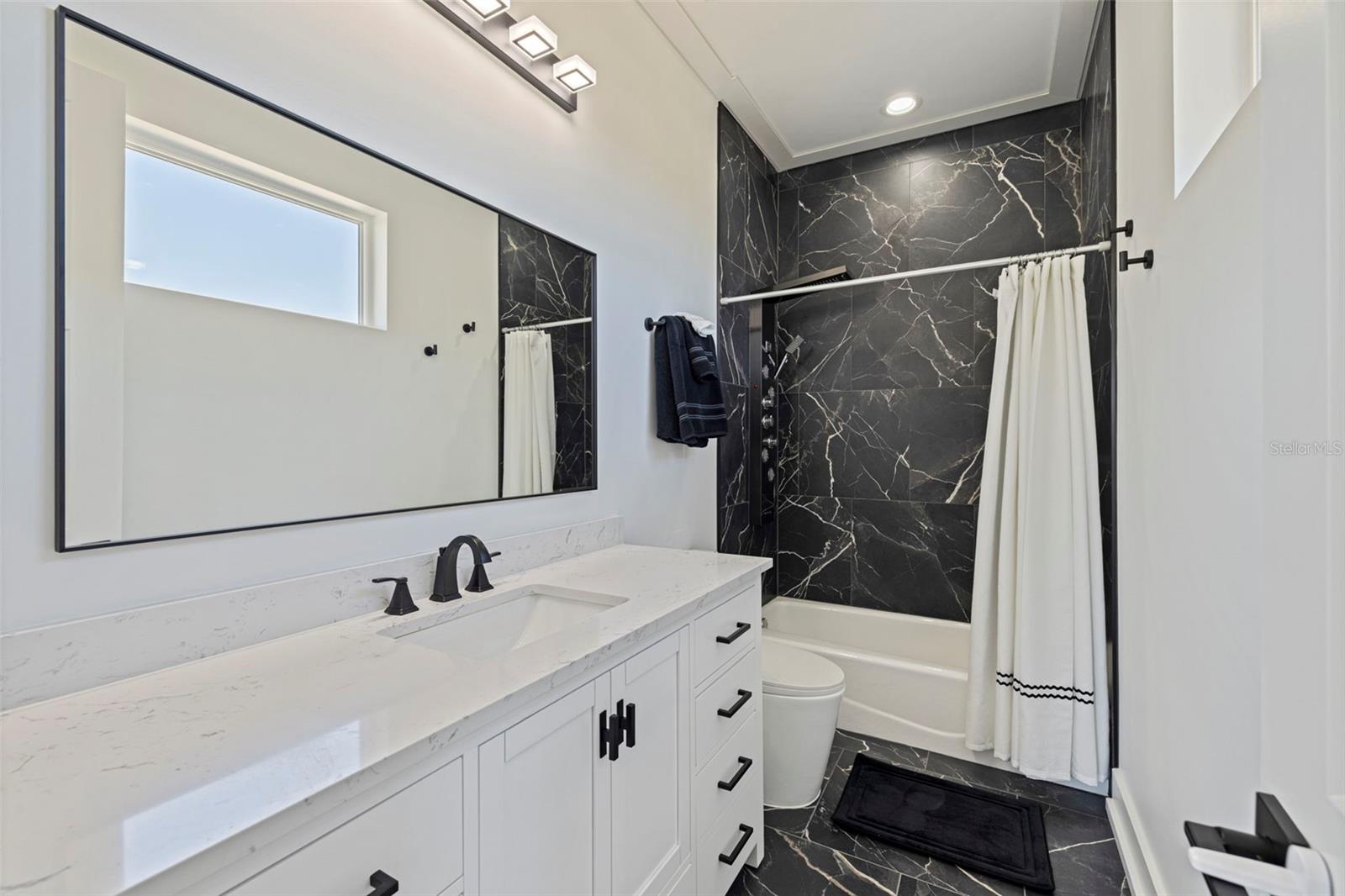 HINES TUTTA GLORIA A DIO - Residential