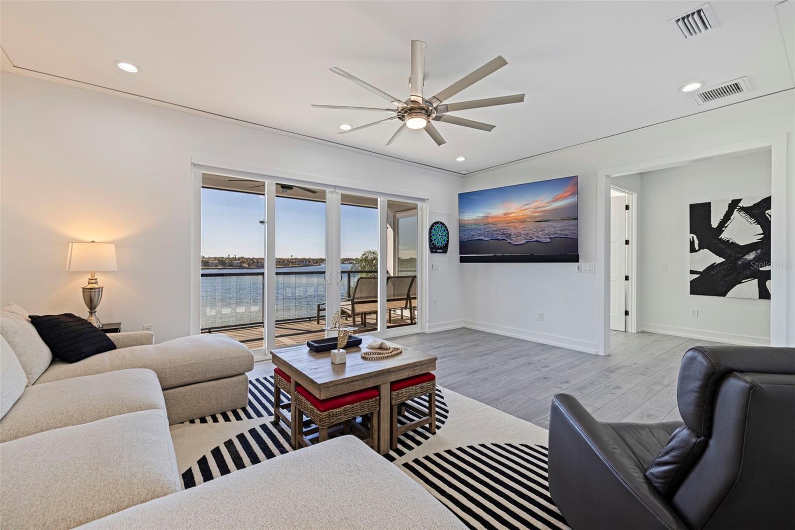 HINES TUTTA GLORIA A DIO - Residential