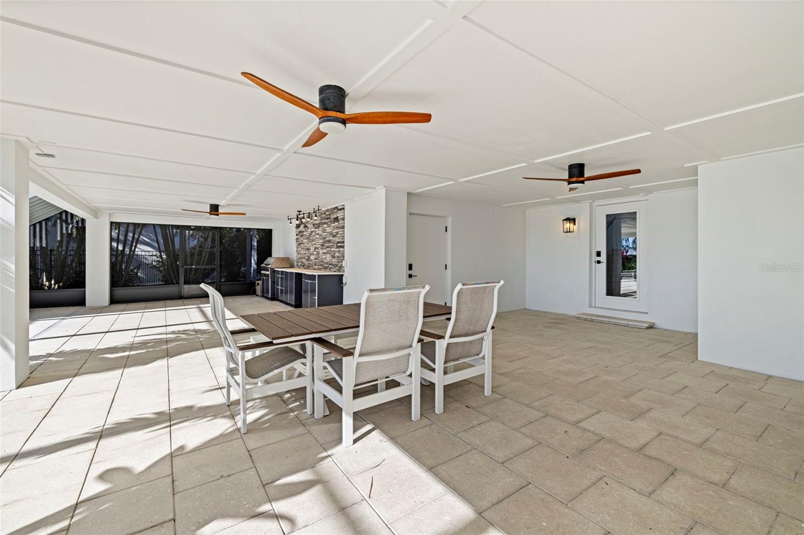 HINES TUTTA GLORIA A DIO - Residential