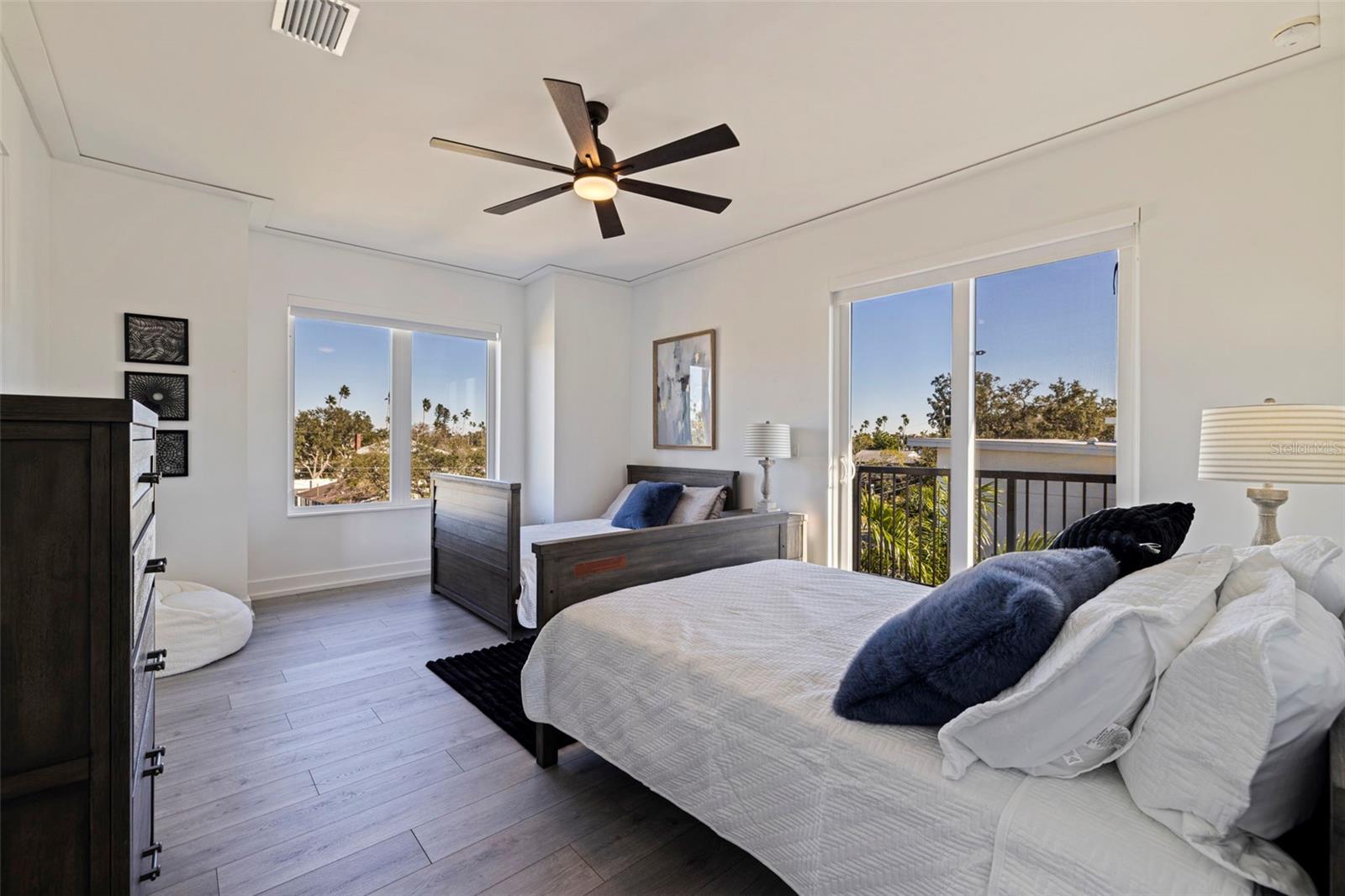 HINES TUTTA GLORIA A DIO - Residential