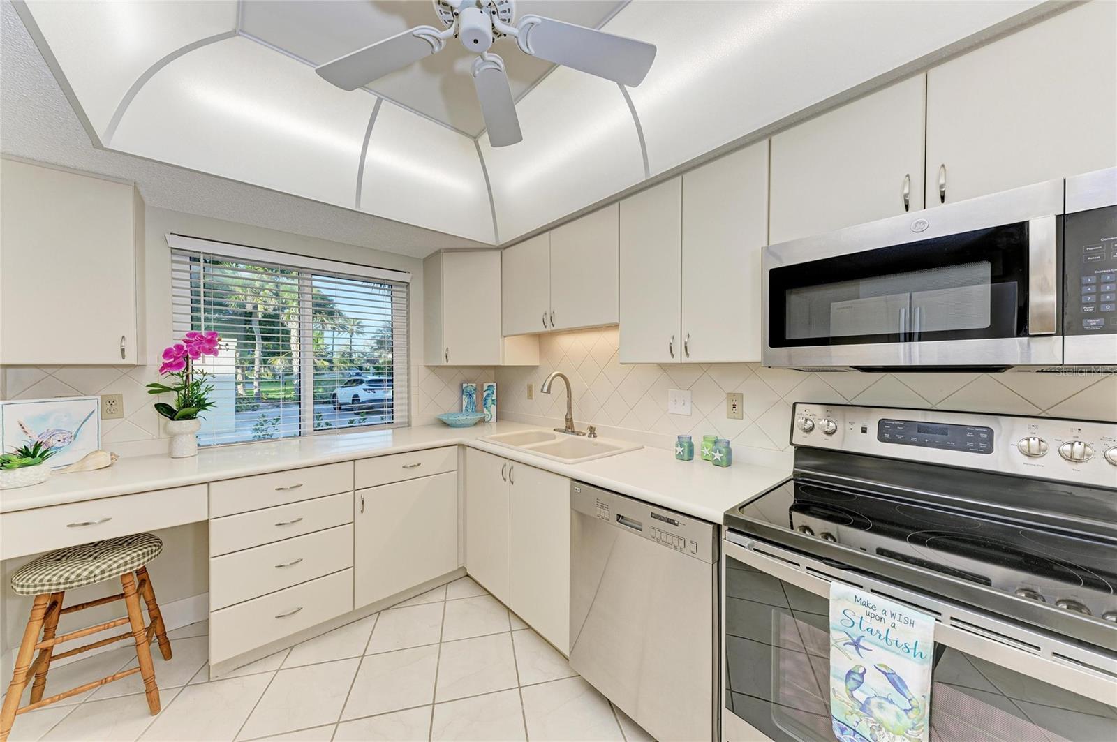 WESTCHESTER APTS - Residential