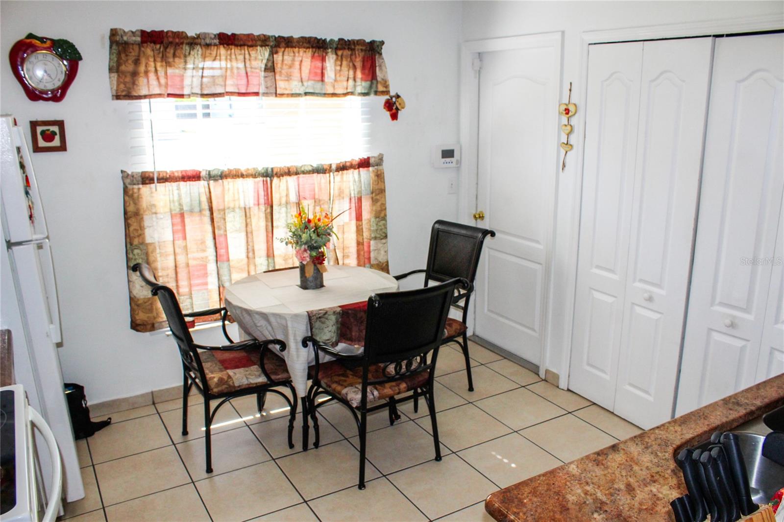 1053 HEMINGWAY DRIVE
