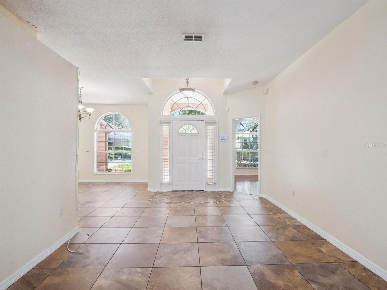 HIGH POINTE - Residential