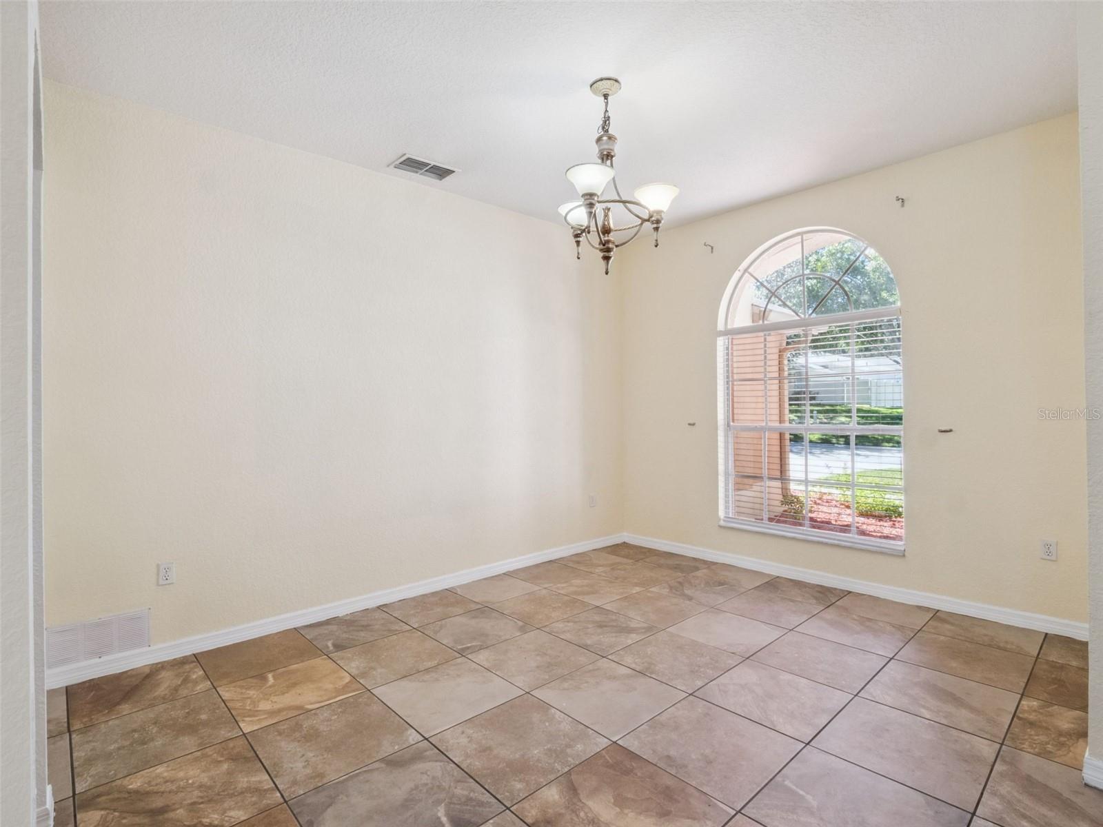 HIGH POINTE - Residential