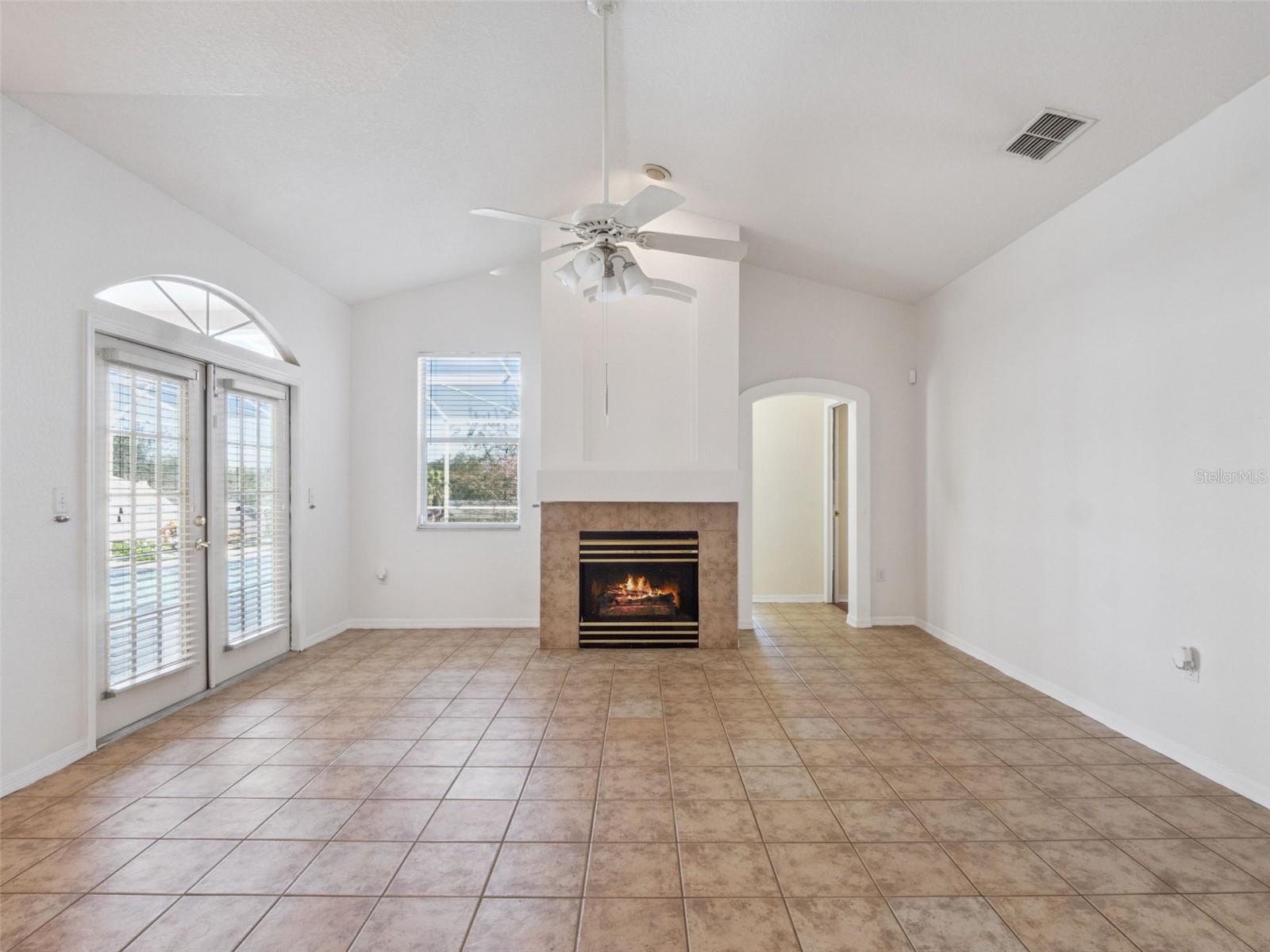 HIGH POINTE - Residential