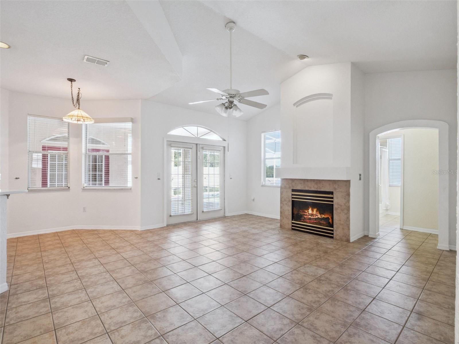 HIGH POINTE - Residential