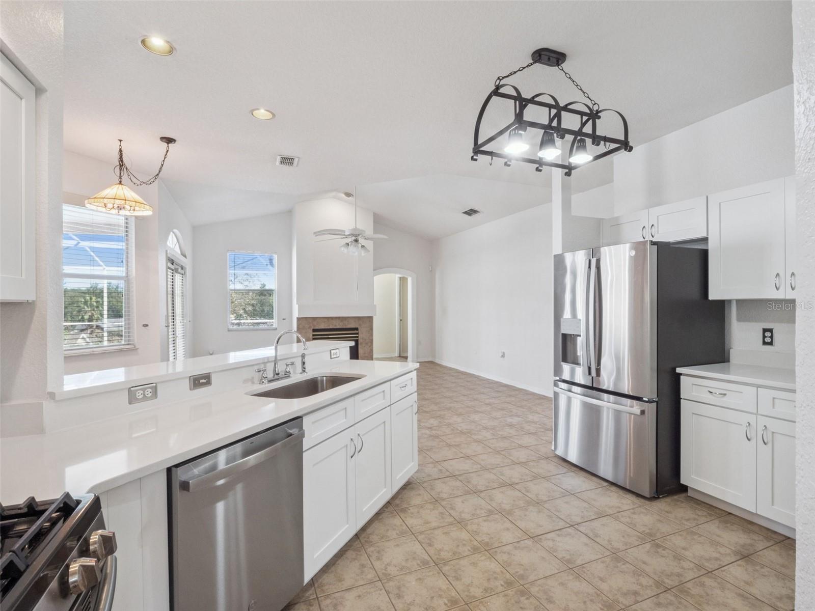 HIGH POINTE - Residential