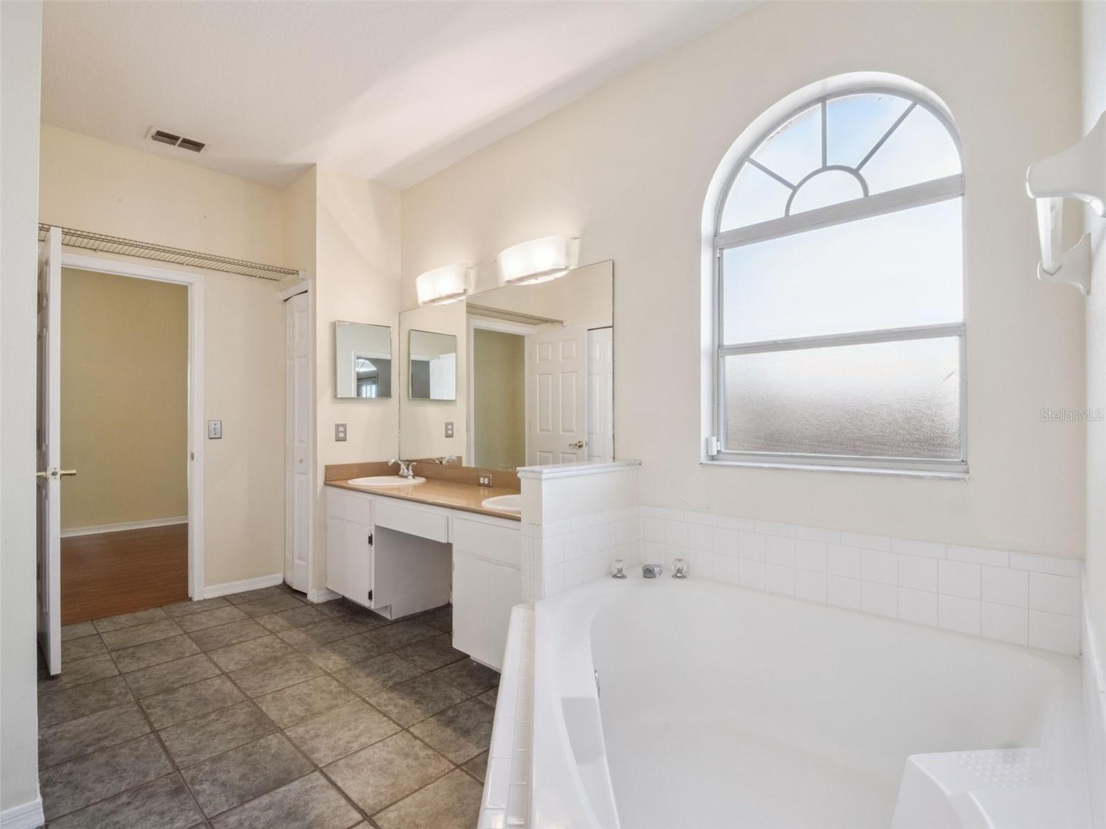 HIGH POINTE - Residential