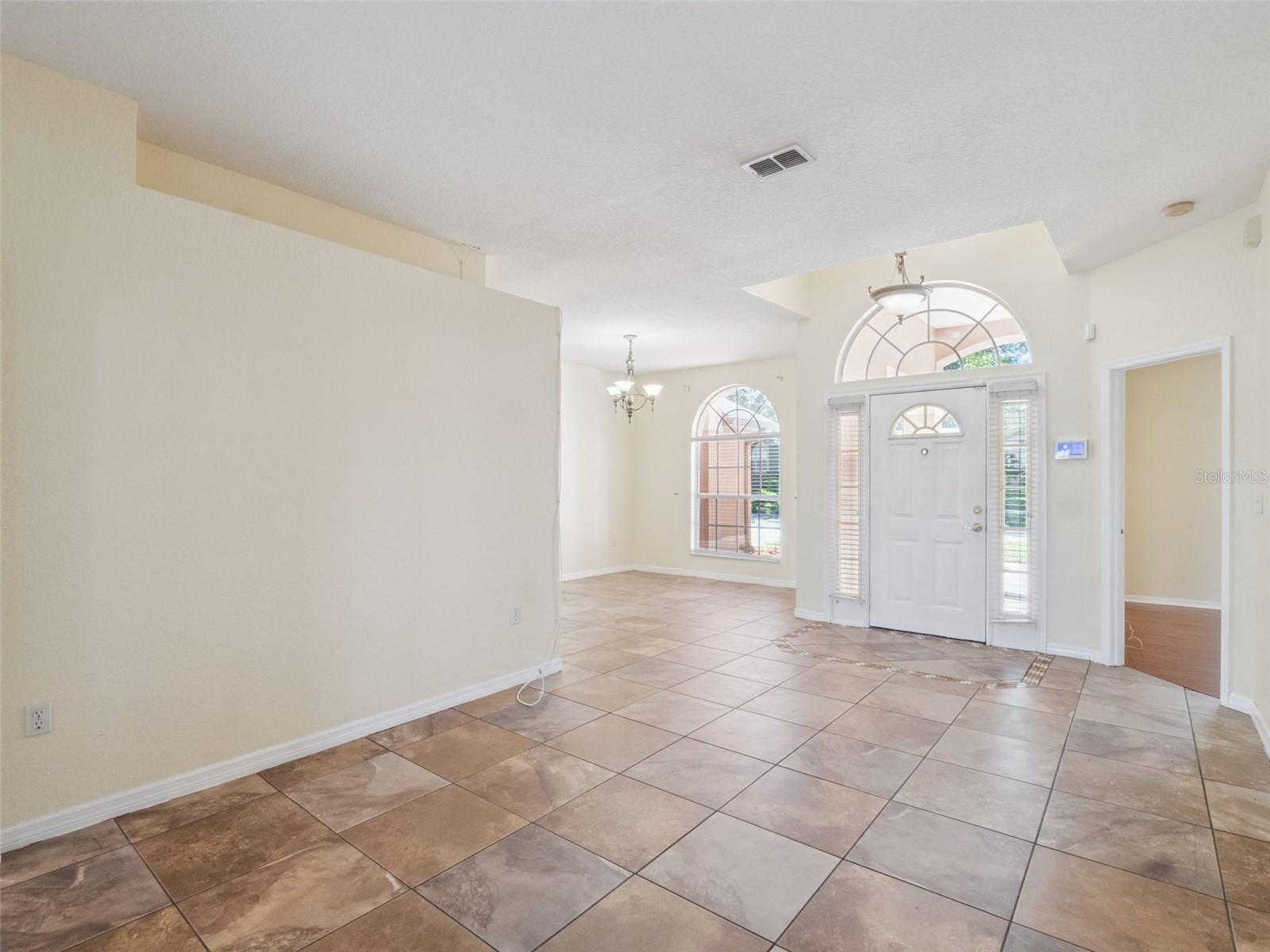 HIGH POINTE - Residential