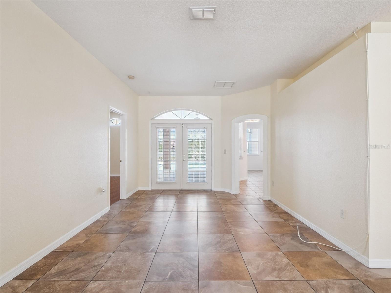 HIGH POINTE - Residential