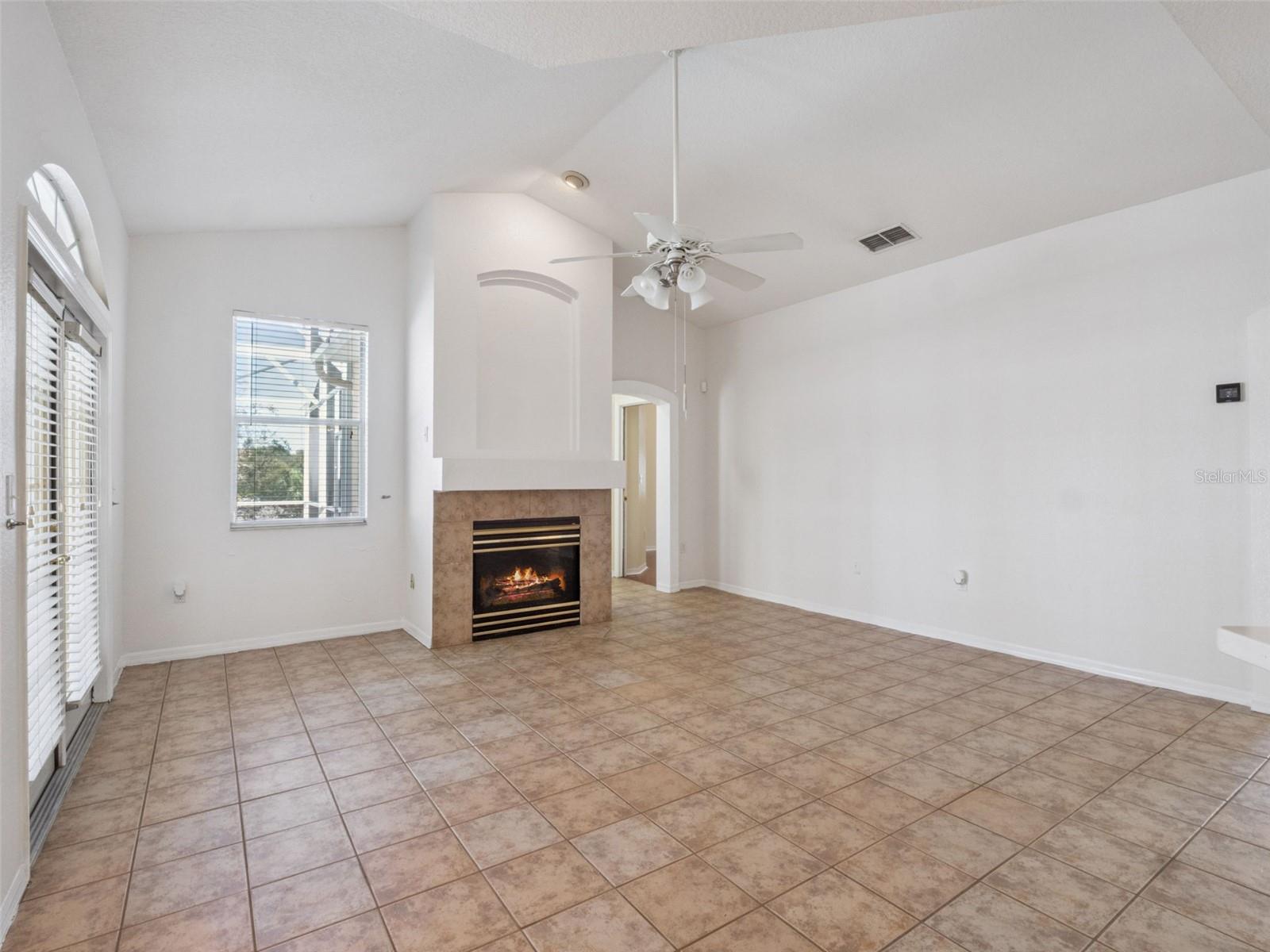 HIGH POINTE - Residential