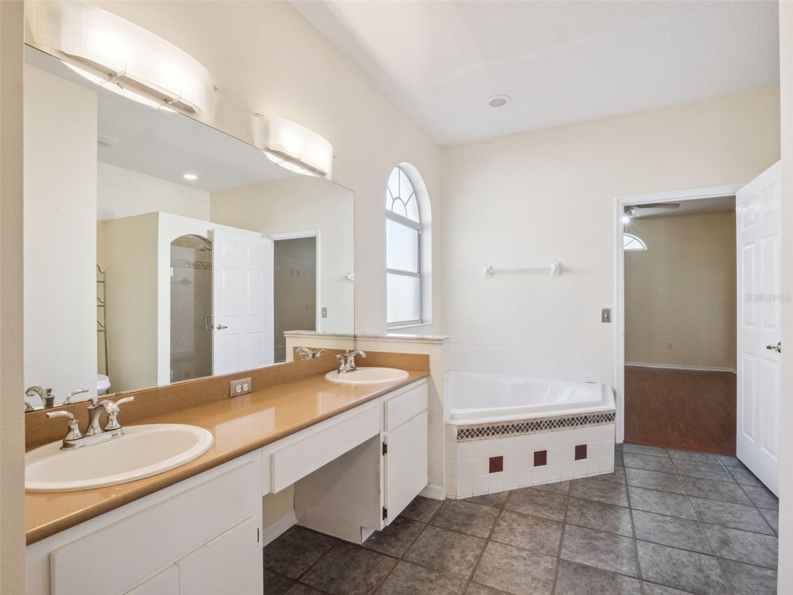 HIGH POINTE - Residential