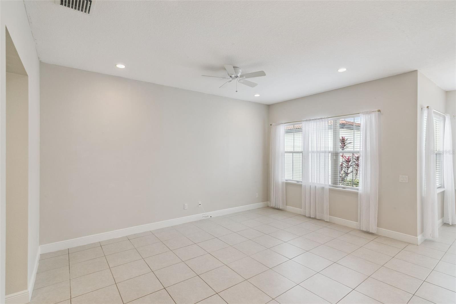 LAKESHORE PRESERVE PH 1 - Residential Lease