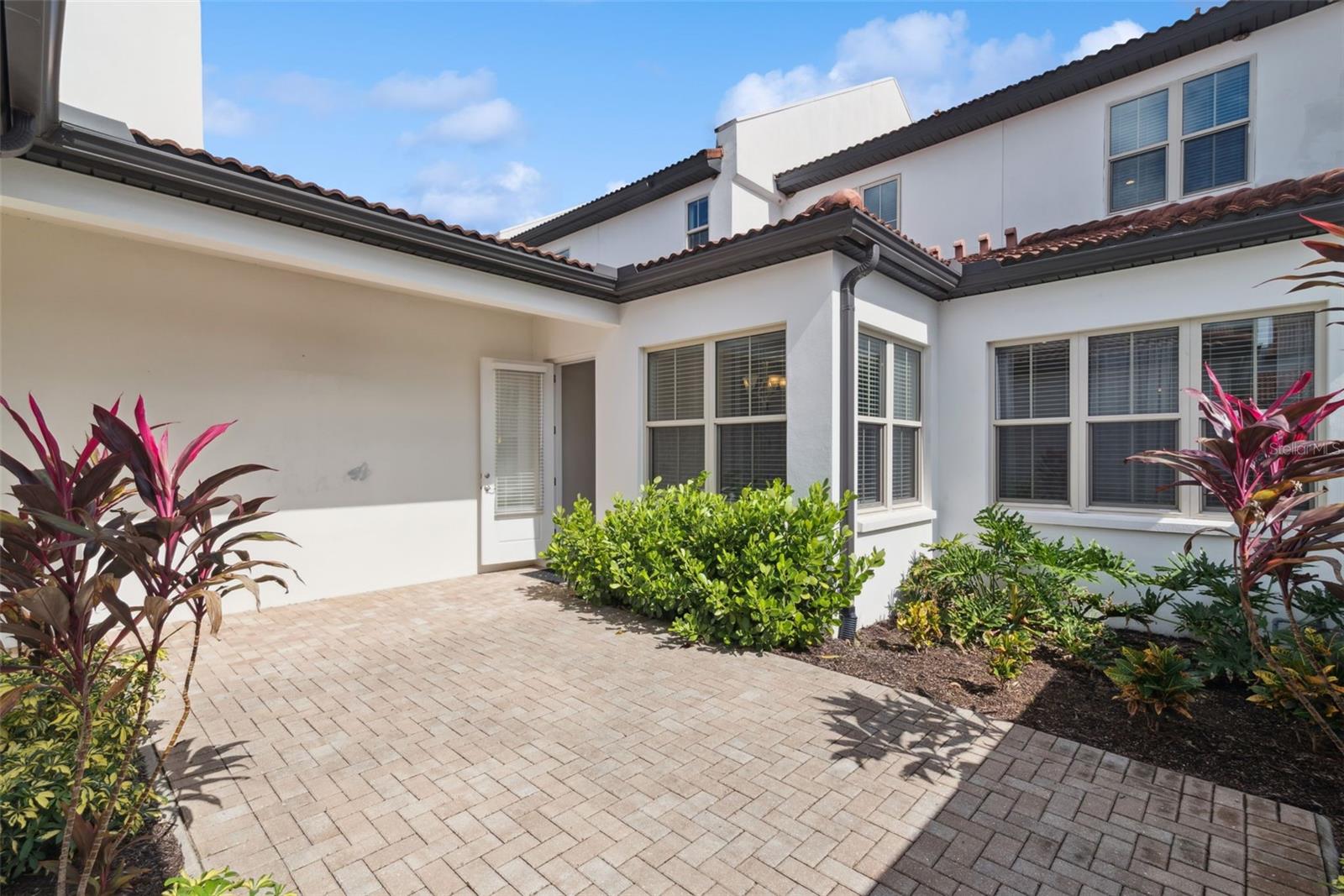 LAKESHORE PRESERVE PH 1 - Residential Lease