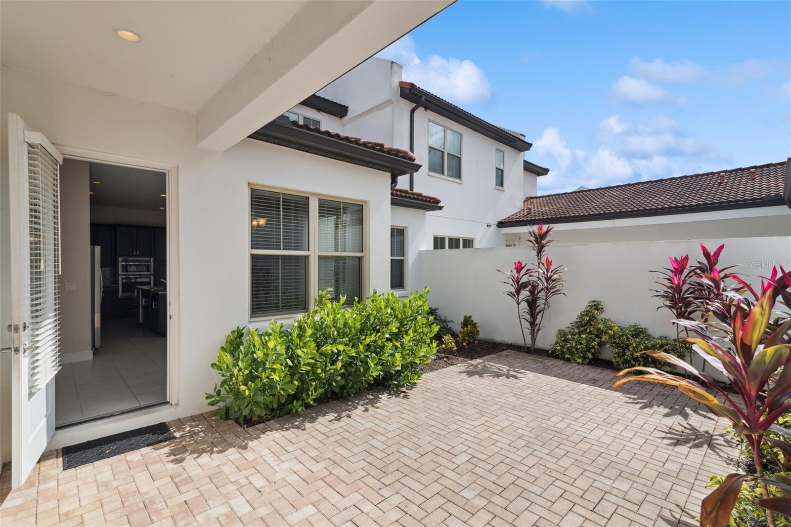 LAKESHORE PRESERVE PH 1 - Residential Lease