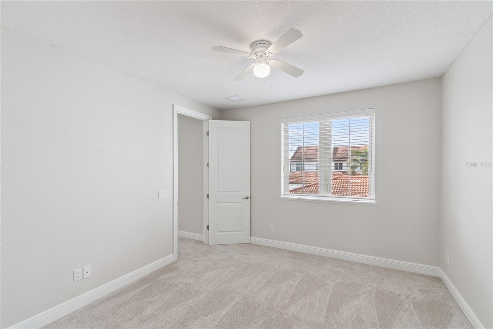 LAKESHORE PRESERVE PH 1 - Residential Lease