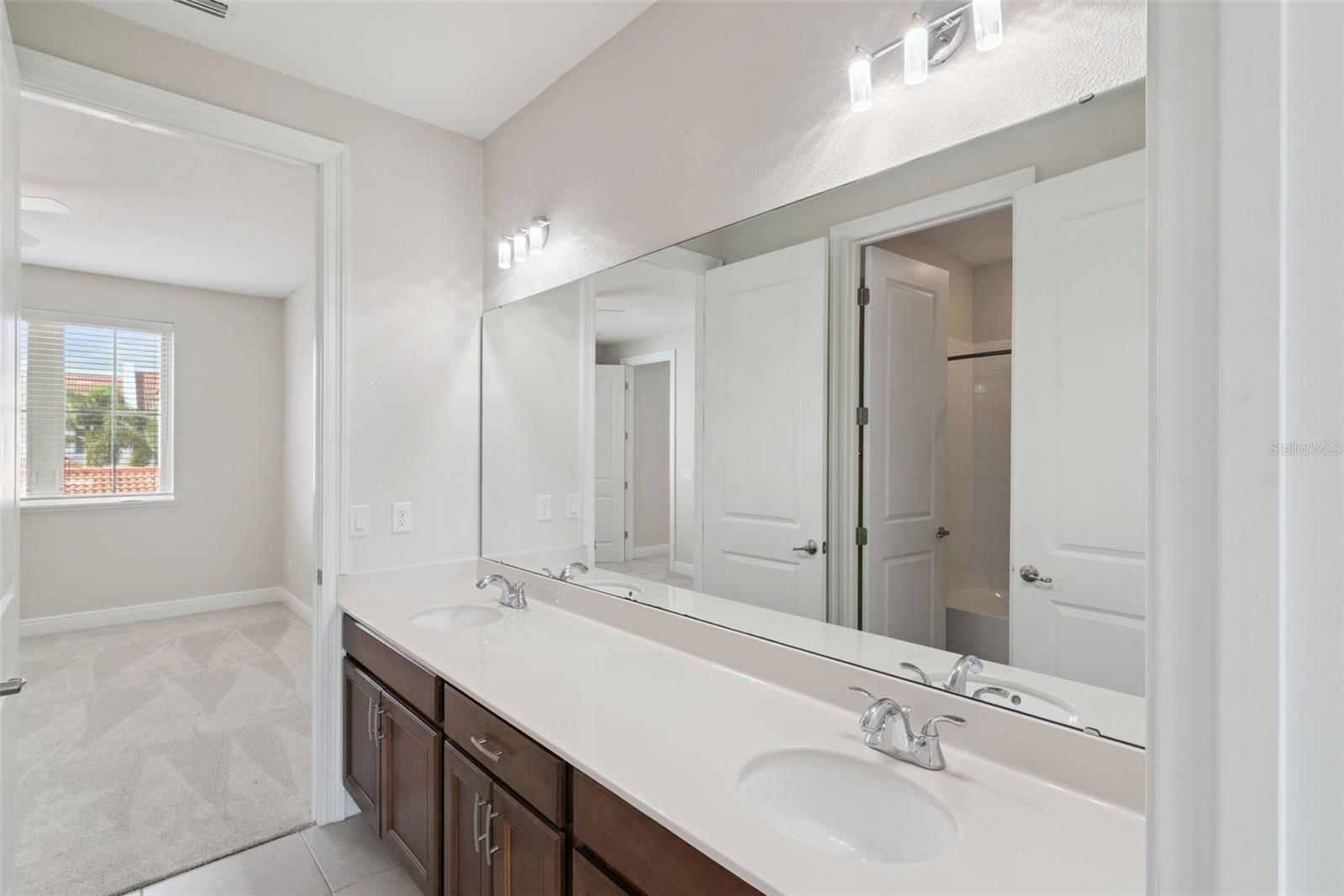 LAKESHORE PRESERVE PH 1 - Residential Lease