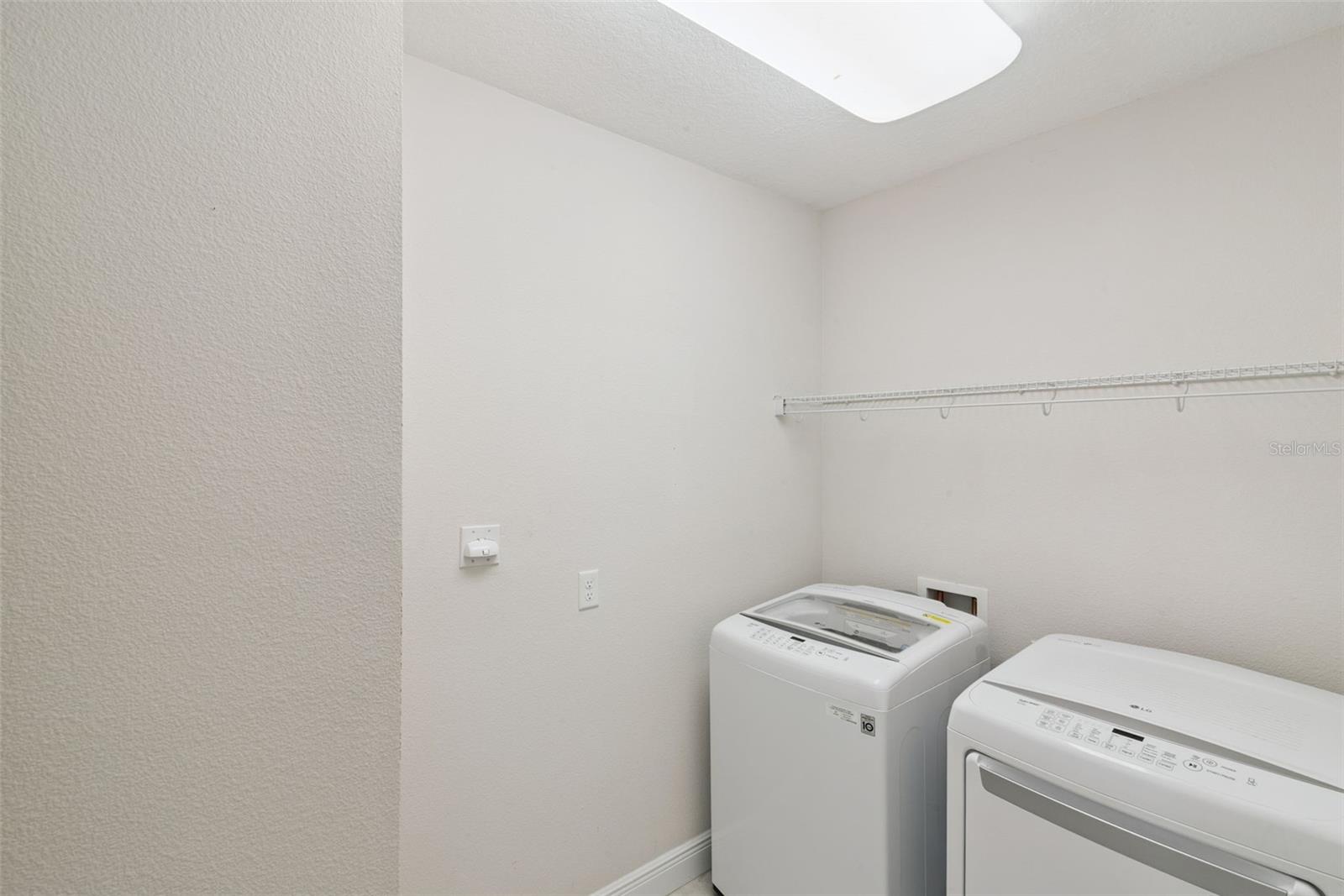 LAKESHORE PRESERVE PH 1 - Residential Lease