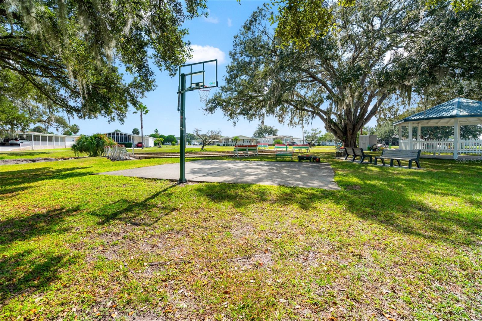 LAKE BETMAR ESTATES 2ND ADDN - Residential