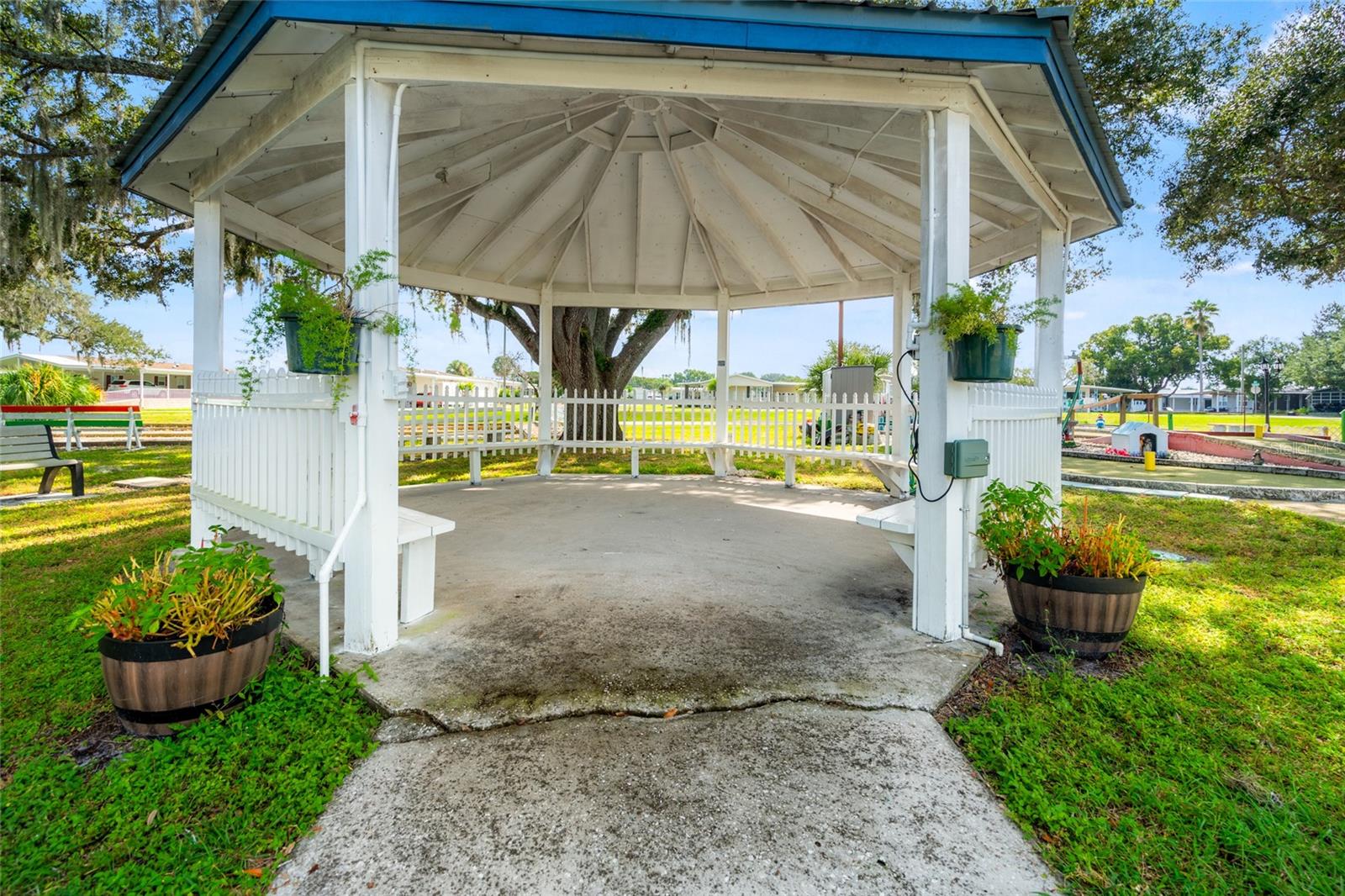 LAKE BETMAR ESTATES 2ND ADDN - Residential