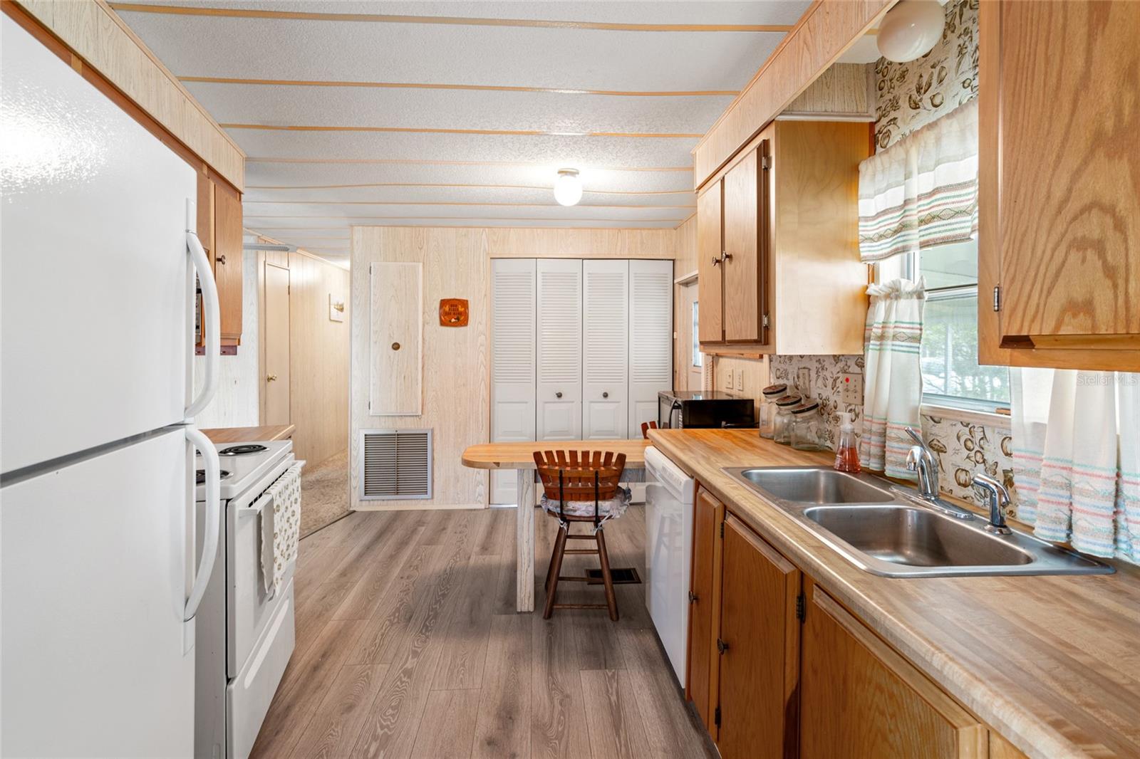 LAKE BETMAR ESTATES 2ND ADDN - Residential