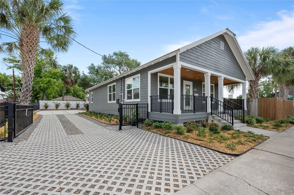 Photo of 2203 N Blvd, Tampa, FL 33602 (MLS # TB8495884)