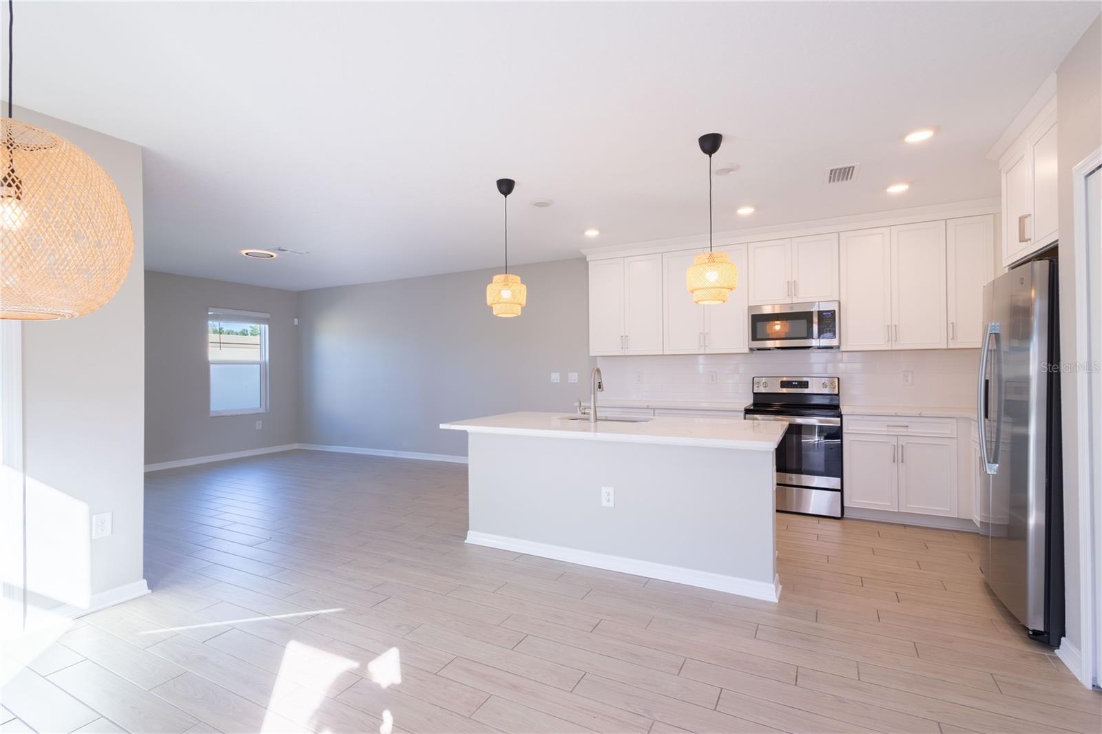 TREVESTA PH IIIC & IIID - Residential Lease